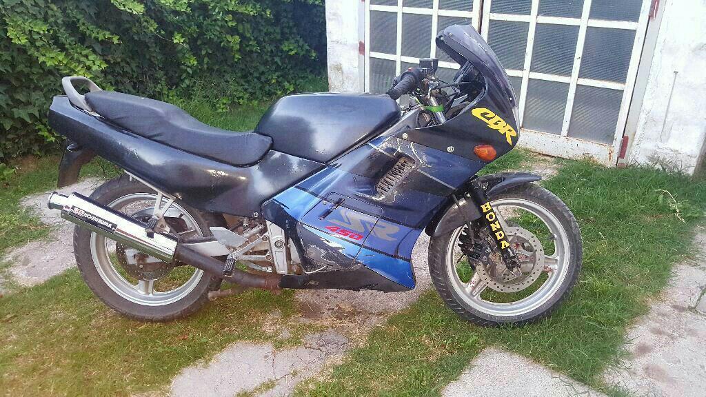 Vendo O Permuto Honda Cbr 450