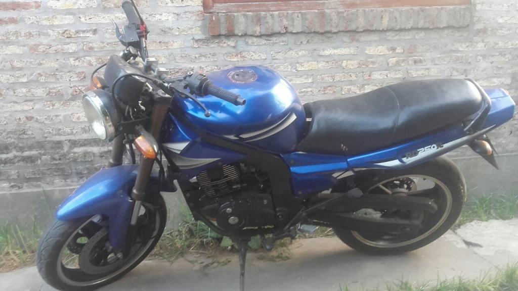 vendo o permuto moto mondial 250 todos los papeles en regla