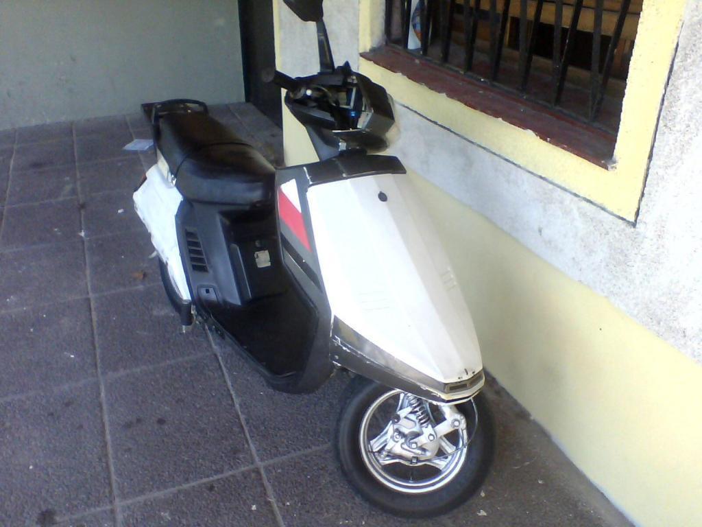 vendo scooters herche at 100 adly o permuto por fiat 600/133