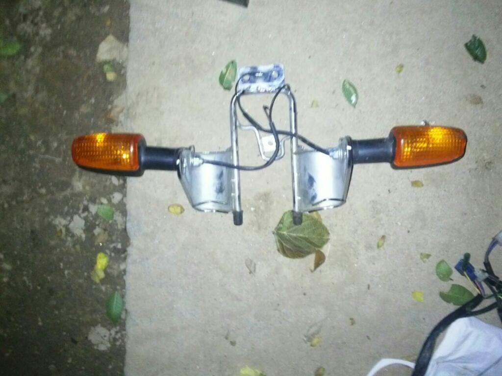 Vendo Agarre Y Optica Delantera de Yamah