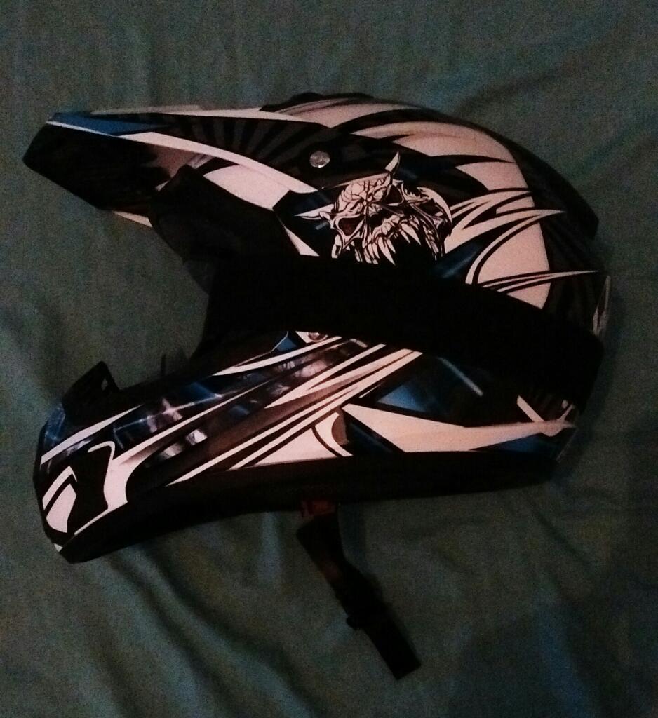 Vendo Casco Poco Uso Como Nuevo