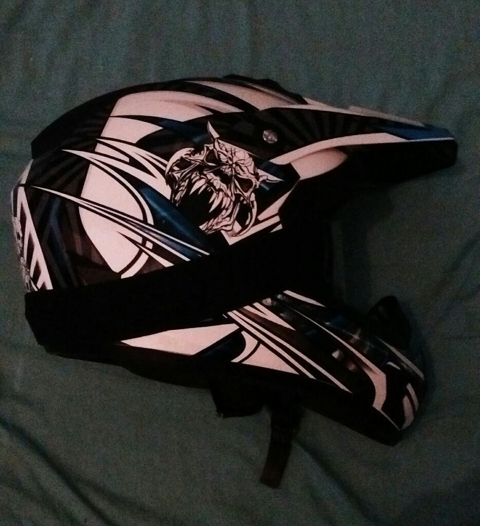 Vendo Casco Poco Uso Como Nuevo