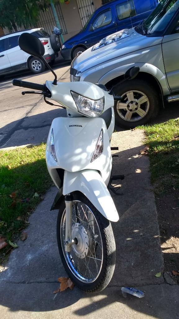 Vendo Honda Biz 125 2015 14500km27000$