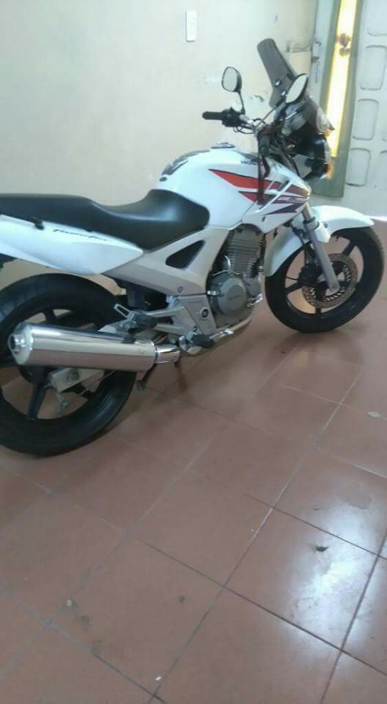 Vendo Honda Twister 2012