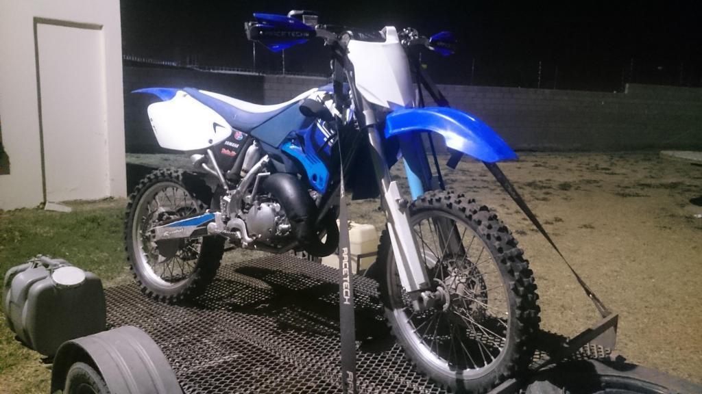 YAMAHA YZ 125 AÑO 99. MUY BUENA. LISTA PARA CUALQUIER EXIGENCIA