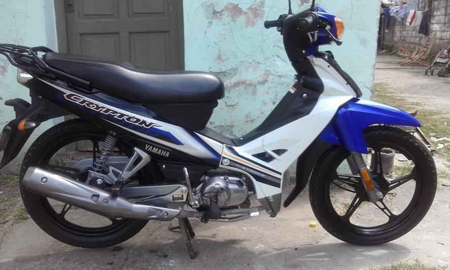 YAMAHA NEW CRYPTON MODELO DE DICIEMBRE DEL 2015 IMPECABLE CON APENAS 4 MIL KILOMETROS EXCELENTE ESTADO