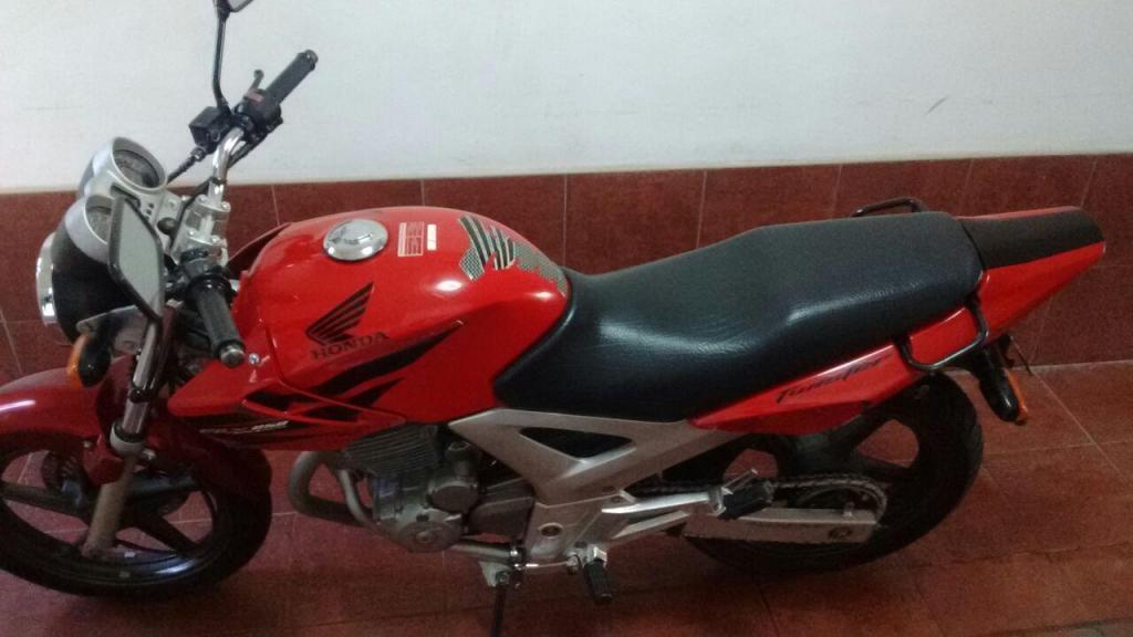 Vendo Honda Twister mod 2008 $ 47.000