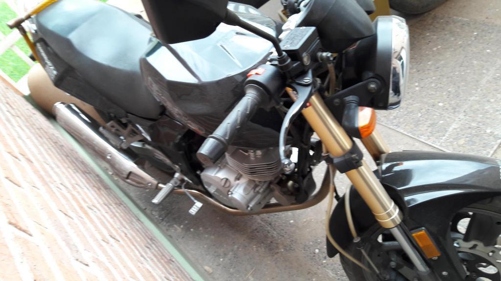 Vendo moto Beta Chrono 250cc impecable