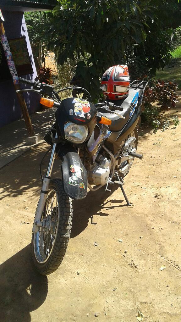 Vendo Xr 125 Honda Modelo 2013 $mil