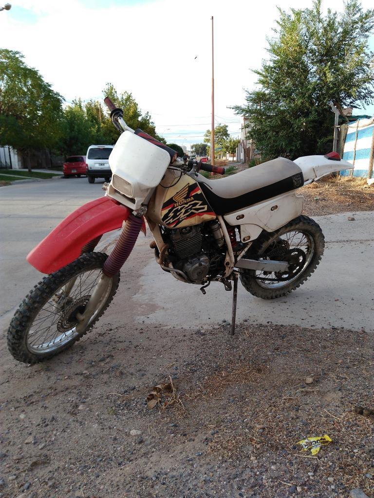 VENDO XR 250 MD 90 JAPONESA MUY BUEN ESTADO