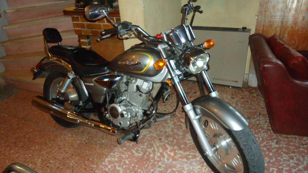 vendo o permuto por auto igual estado,,,que tenga gnc y vtv