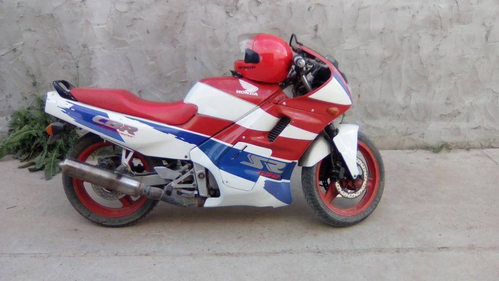 Honda CBR 450 vendo permuto x auto SOLO LLAMADOS