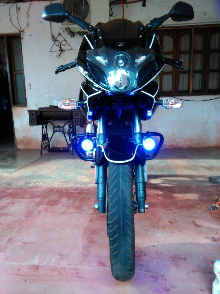 Bajaj Rouser 220f