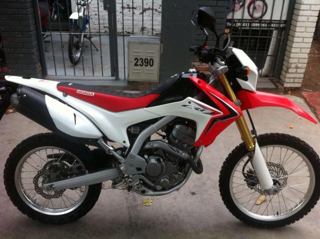 Vendo moto Honda Crf 250 L modelo 2014