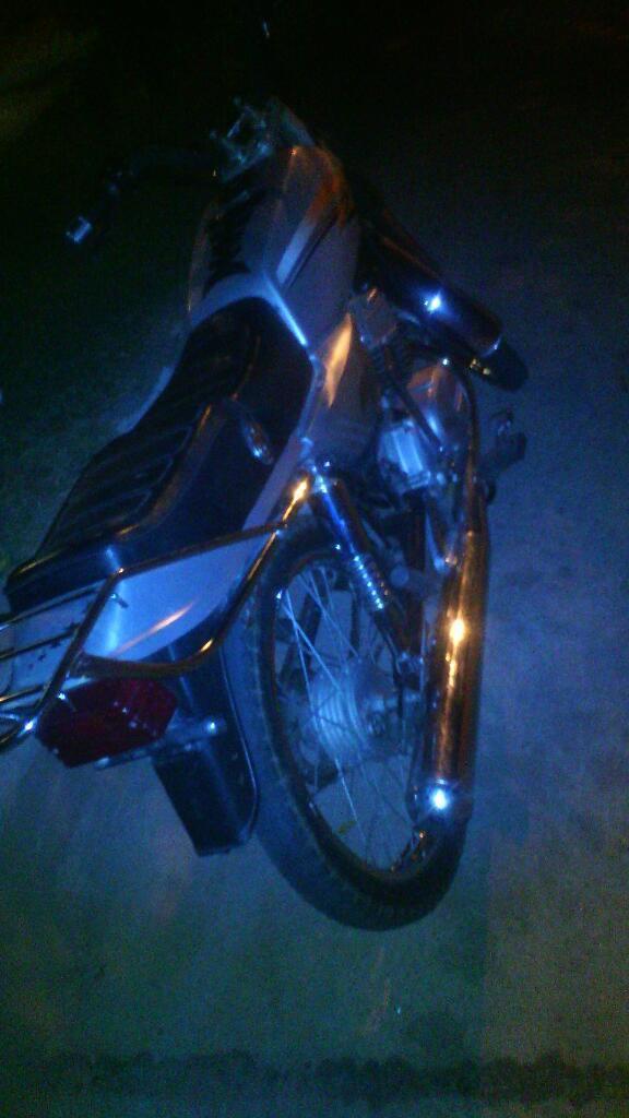 Vendo Suzuki Ax 100 2t