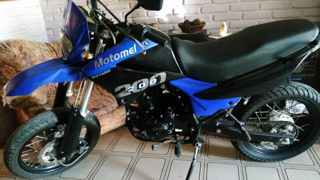 Motomel Motard 200