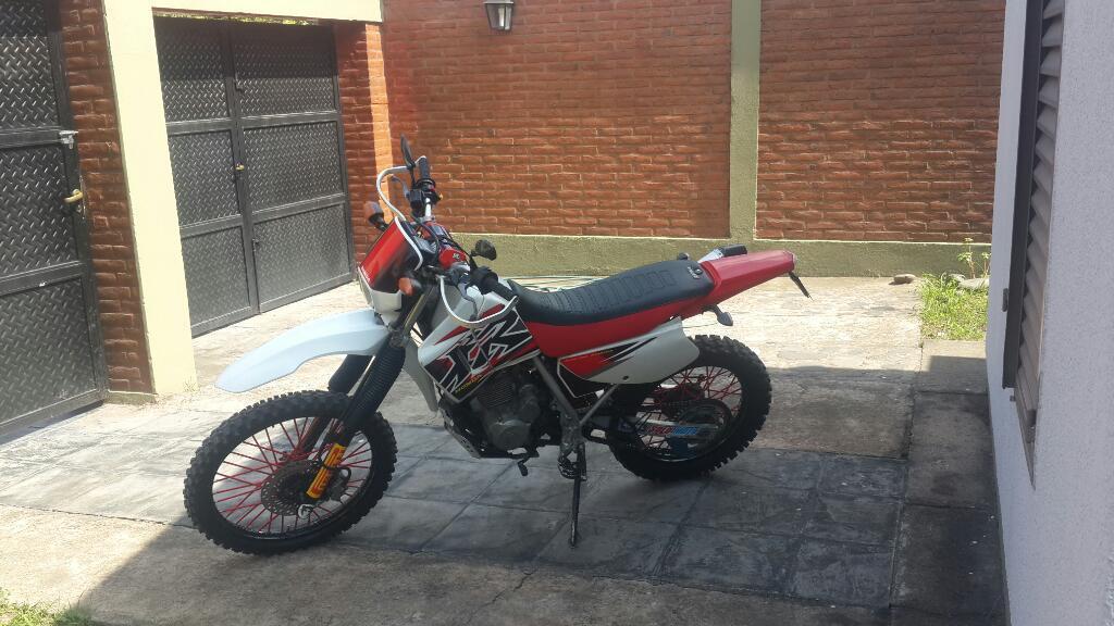 Vendo O Permuto Xr 200