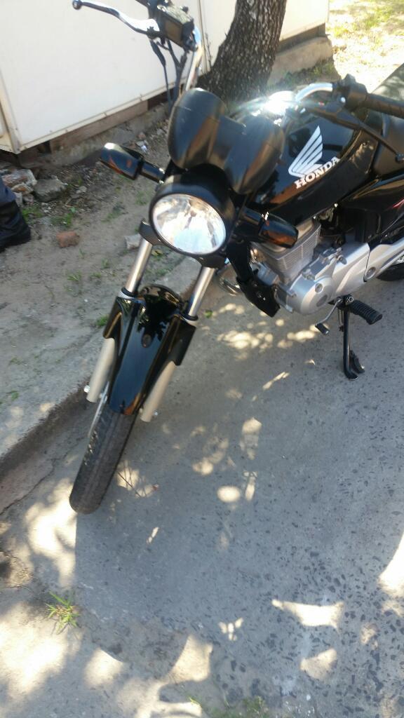 Vendo Titan Modelo 2013