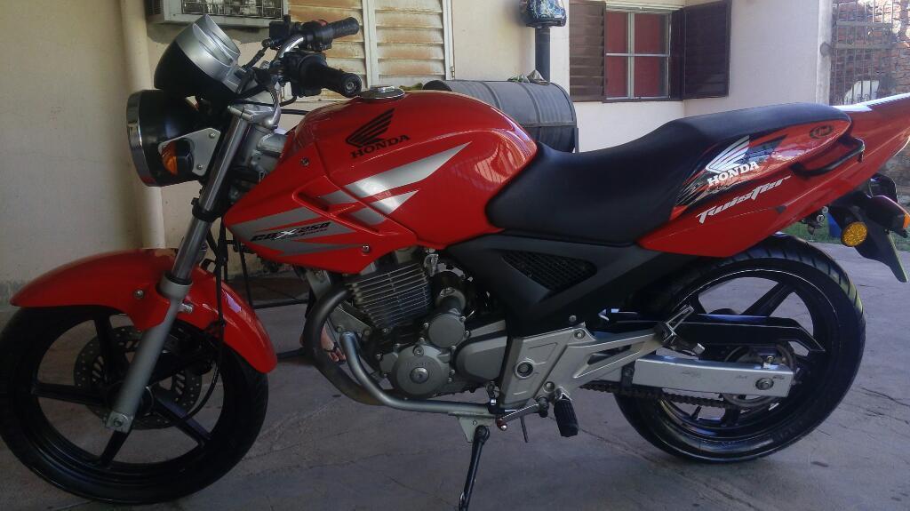 Vendo Permuto Honda Twister 250cc