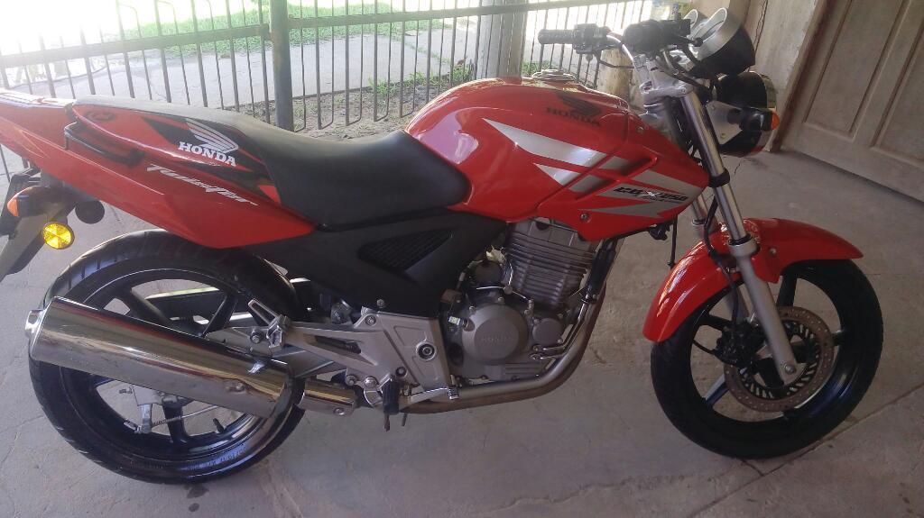 Vendo Permuto Honda Twister 250cc