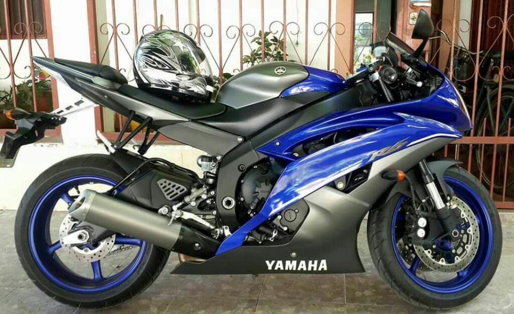 Yamaha R6 sin Detalles