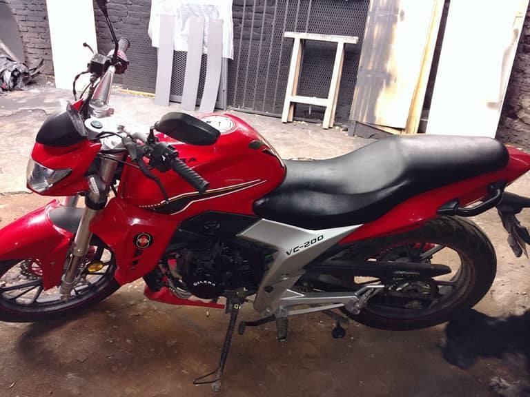 vendo permuto gilera 200 impecable