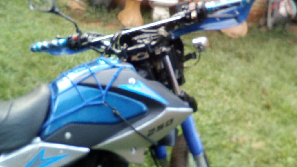 Vendo Motomel Cros 250