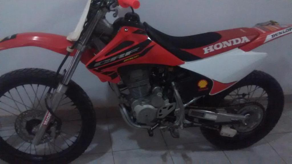 VENDO PERMUTO CRF230 F UNICA