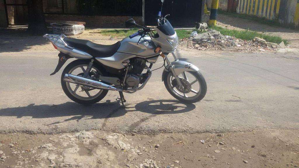 vendo honda storm.. escucho oferta!!!