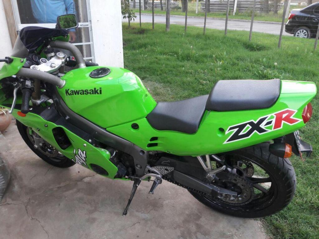 Kawasaki modelo 1999 250 cc 4 cilindros 16 valvulas