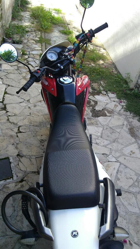 Motomel Skua 200 2016