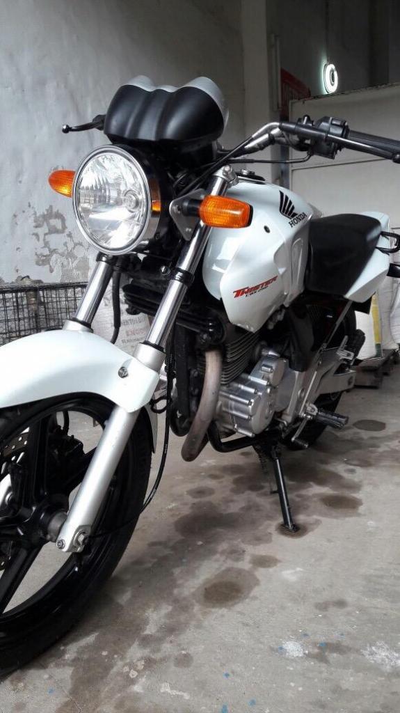 Vendo Honda Twister 250Cc 2014 5000Km