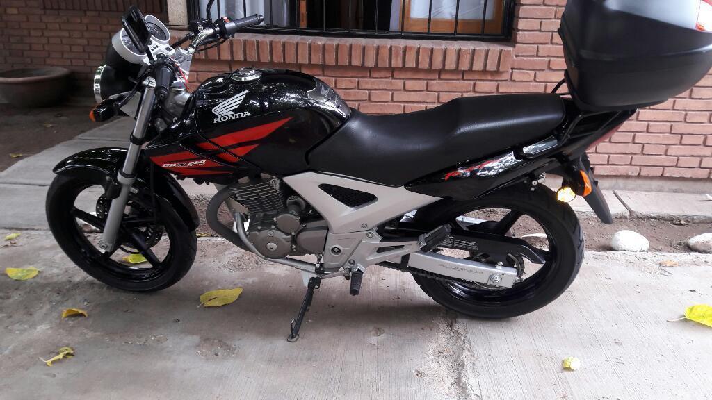 Honda Twister 2012 Vendo / Permuto