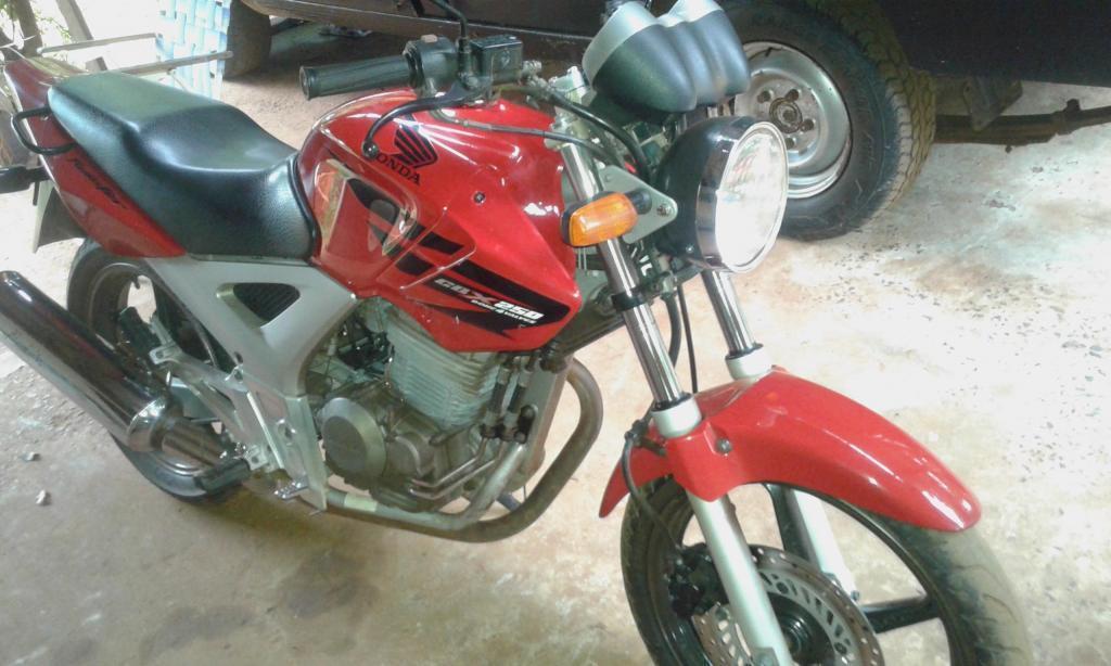 vendo honda twister 250