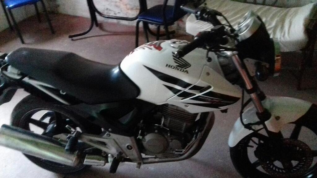 Permuvendo Honda Twister 250