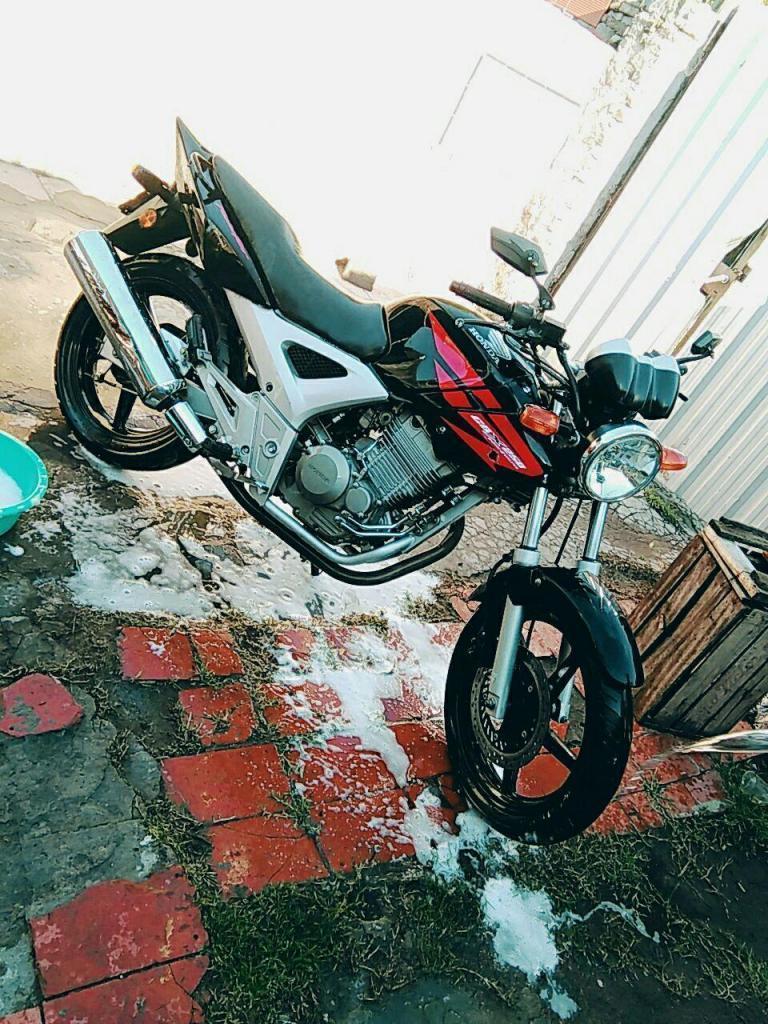 honda twister 250 titular todo al dia$ 65000