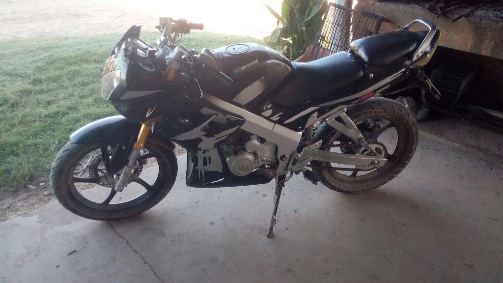 Vendo Moto Motomel 200pistera 2010