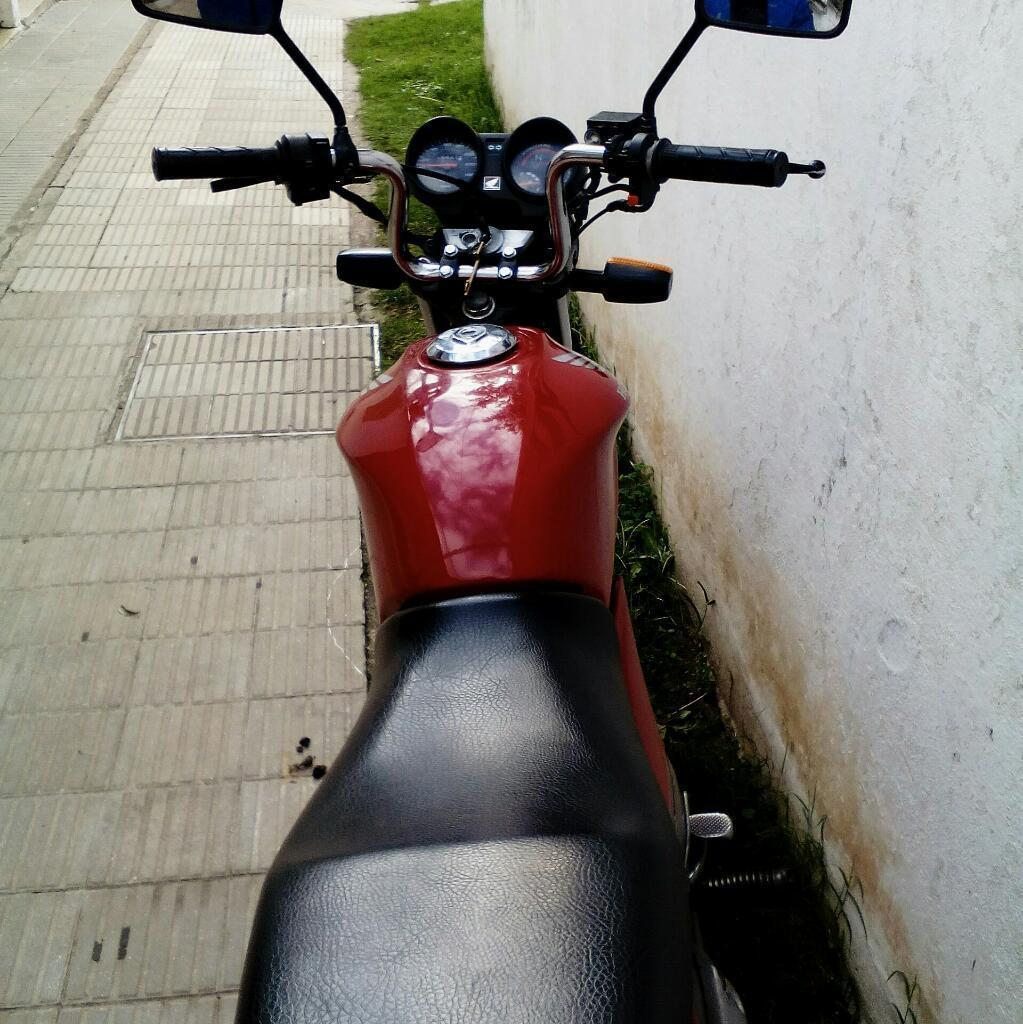 Honda Titan Impecable