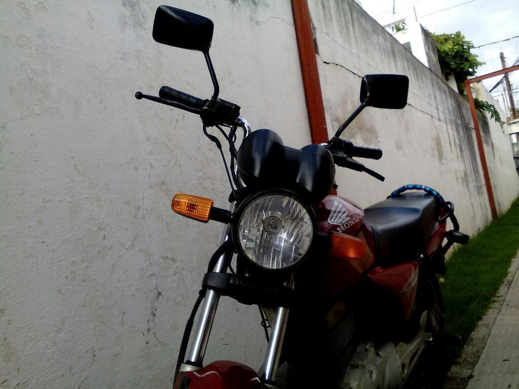 Honda Titan Impecable