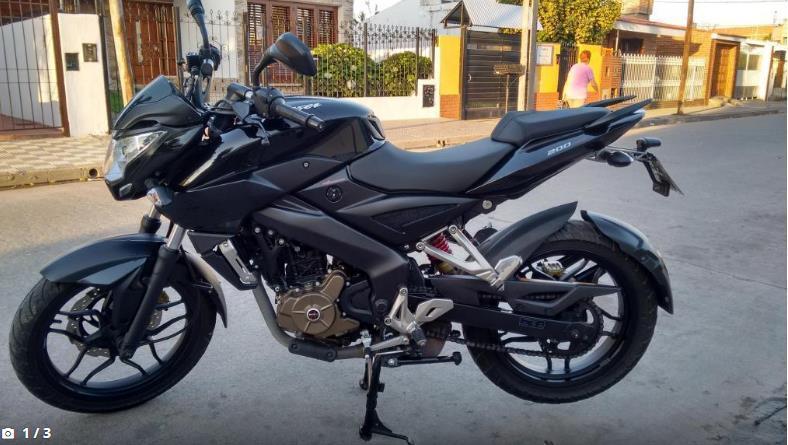 Bajaj Rouser 200NS 2015 Naked Negra