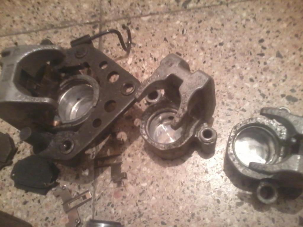 VENDO CALIPERS MORDASAS DE KAWASAKI NINJA GPZ 400 R AÑO 88