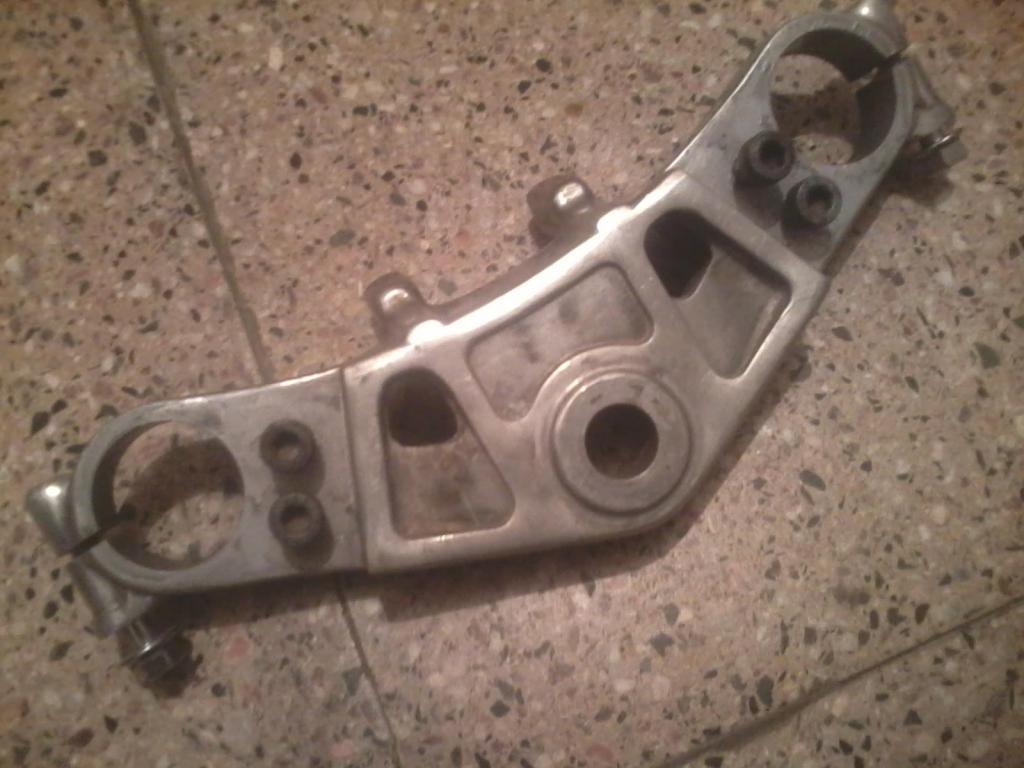 VENDO CRISTO SUPERIOR DE KAWASAKI NINJA GPZ 400 R AÑO 88