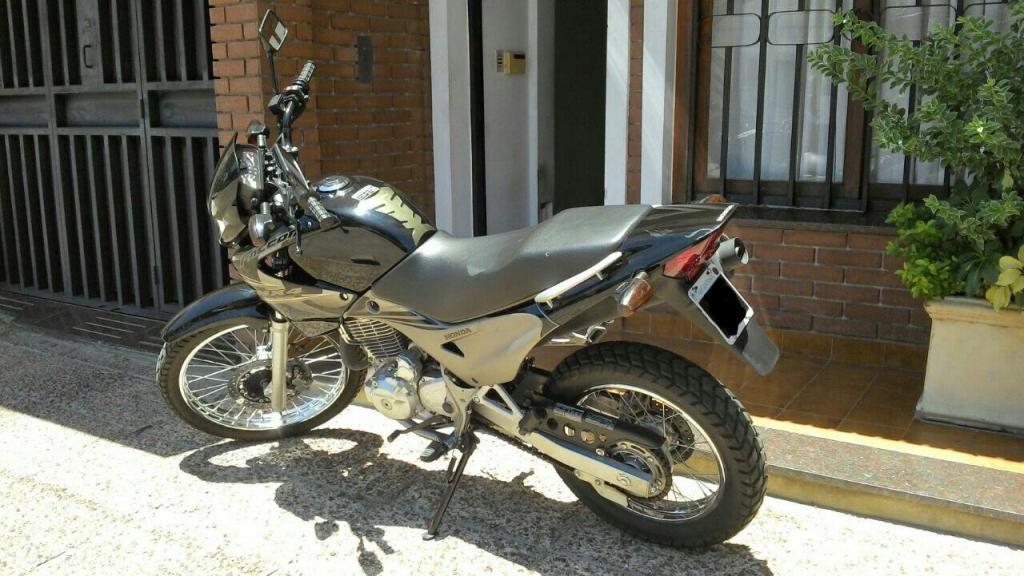 Vendo Honda Falcon NX 400 2013 5500km