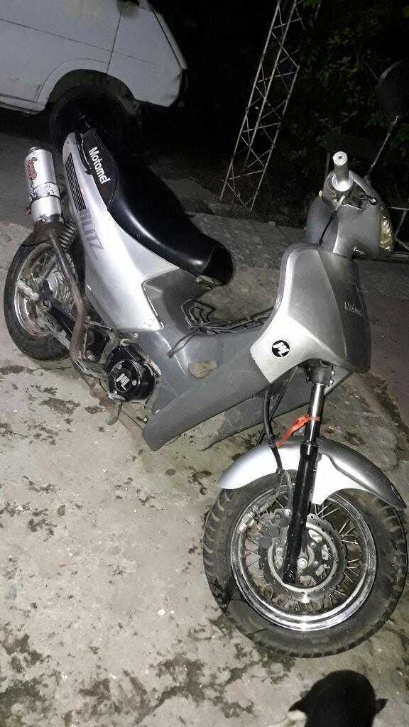 Vendo Moto Motomel