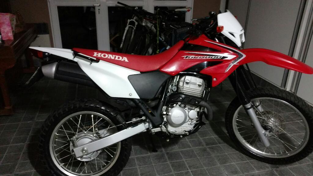 Honda Tornado 2015 con 3000 Km