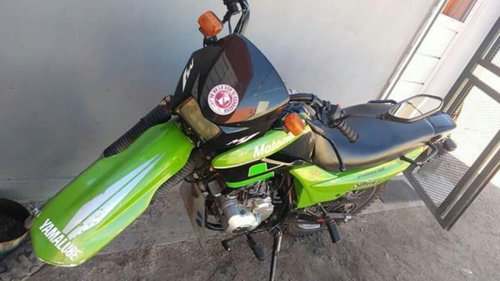 Algun Autito por Esta Moto