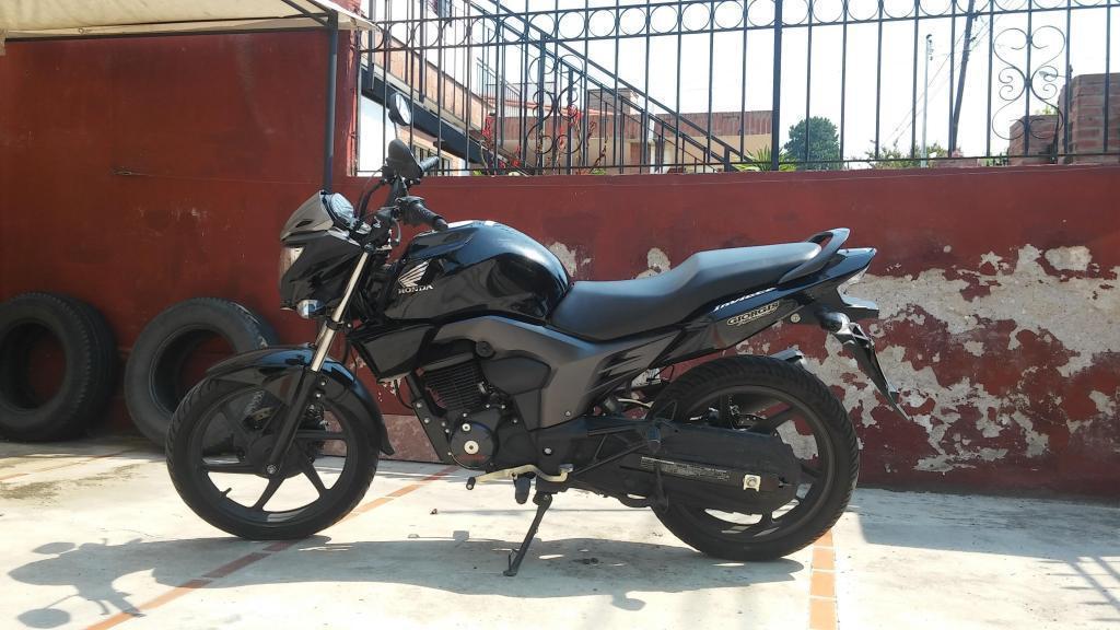 VENDO MOTO HONDA INVICTA 150CC