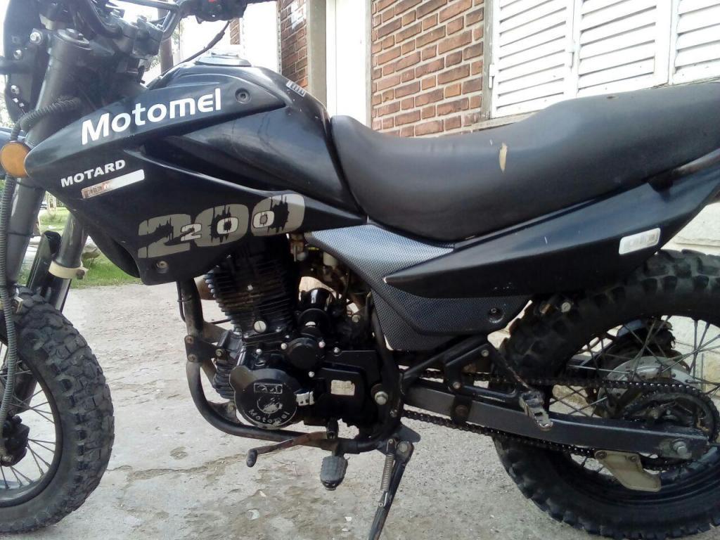 vendo motomel motard 200 mod 2011 tel 156 493363