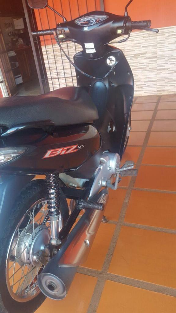 VENDO HONDA BIZ MODELO 2015