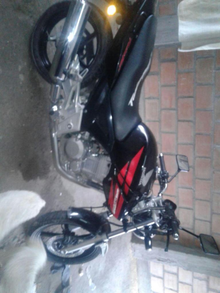 Vendo Honda Twitter 2013 Impecable